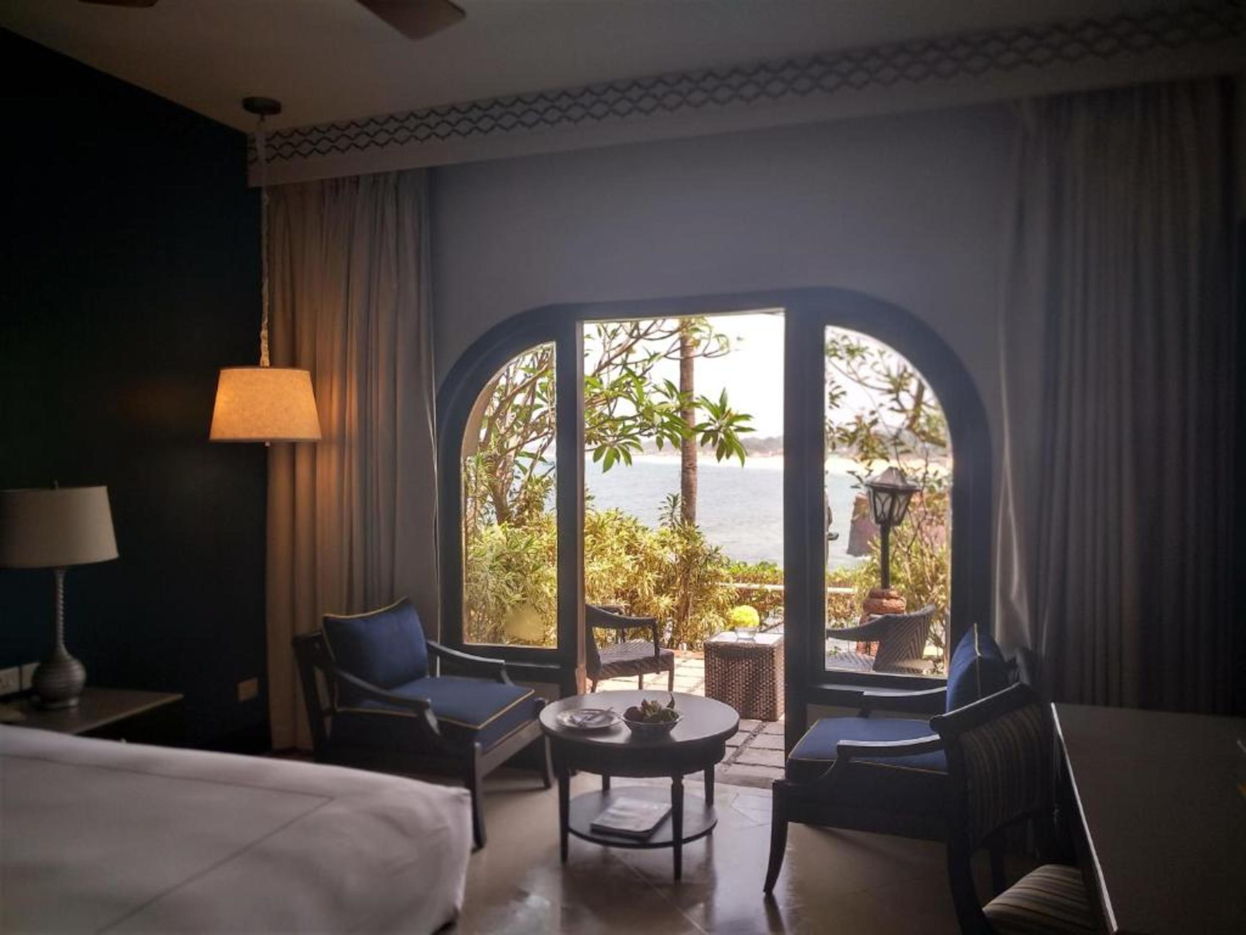 Taj Fort Aguada Resort & Spa, Goa Sinquerim Bagian luar foto A room at the hotel