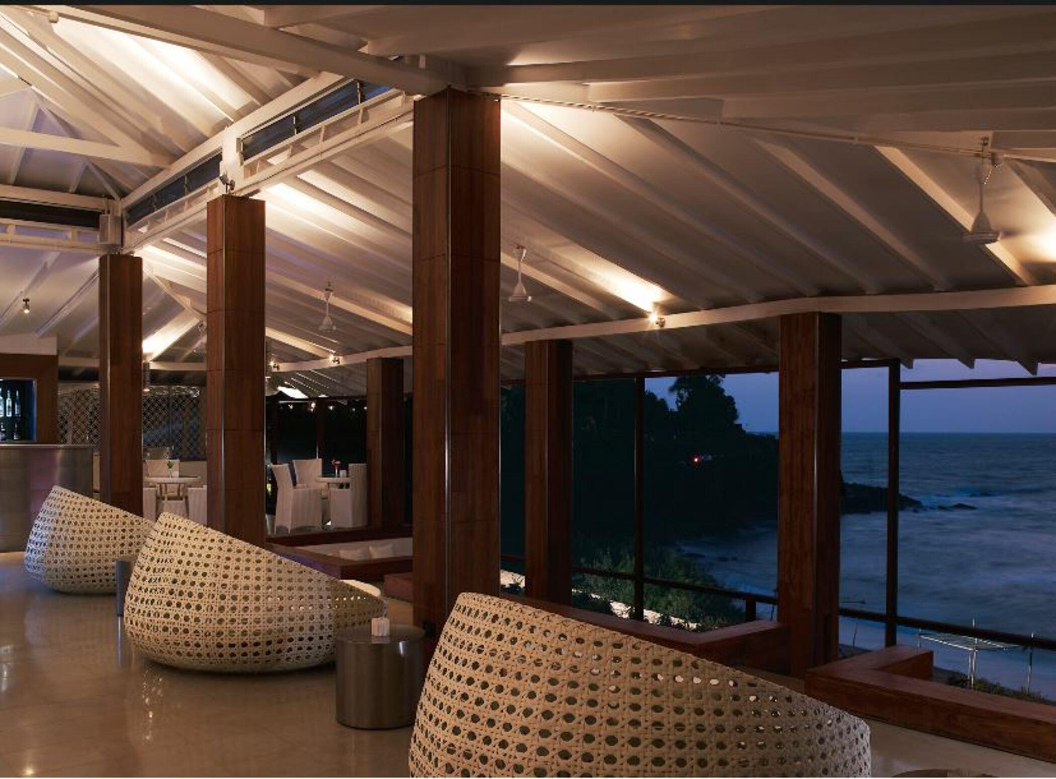 Taj Fort Aguada Resort & Spa, Goa Sinquerim Bagian luar foto The interior of the restaurant