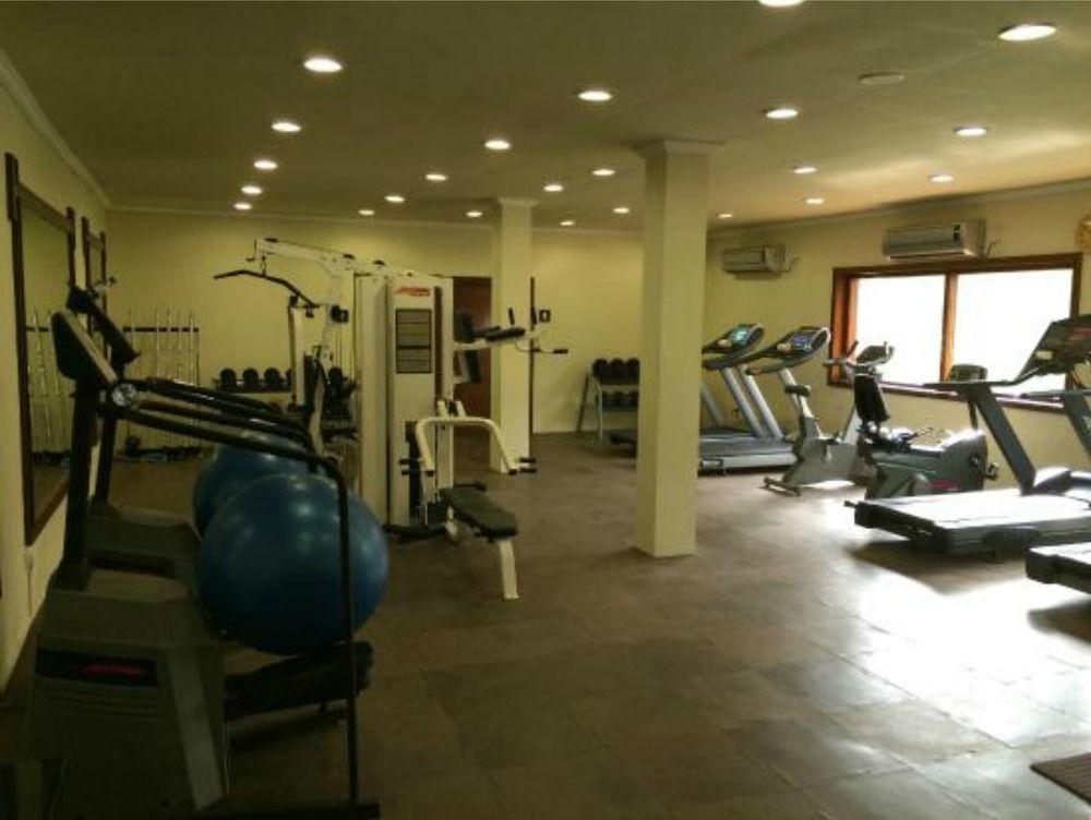 Taj Fort Aguada Resort & Spa, Goa Sinquerim Bagian luar foto The gym at the hotel