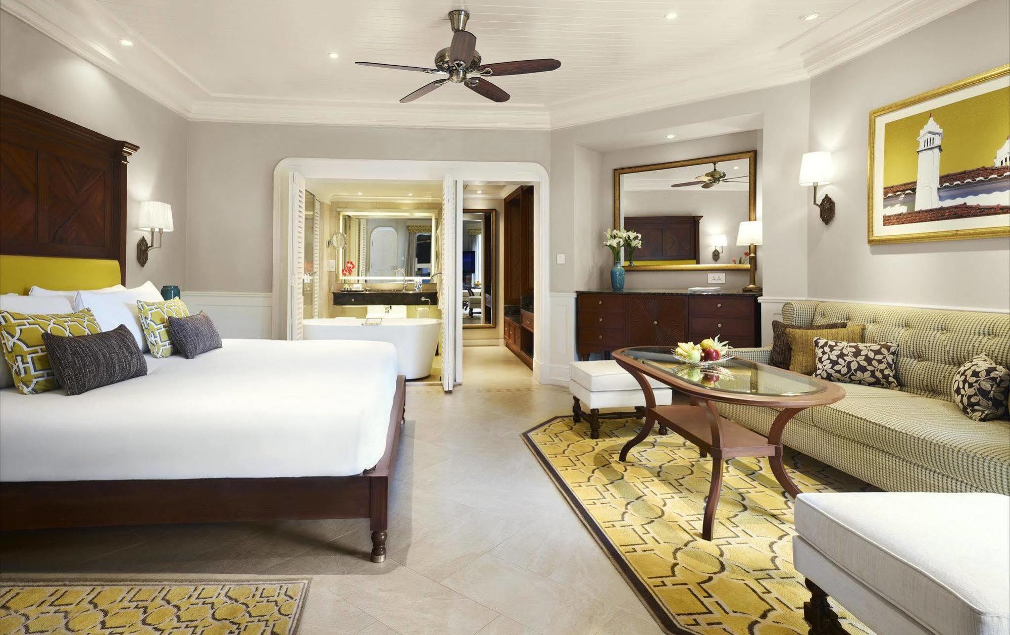 Taj Fort Aguada Resort & Spa, Goa Sinquerim Bagian luar foto Deluxe Room
