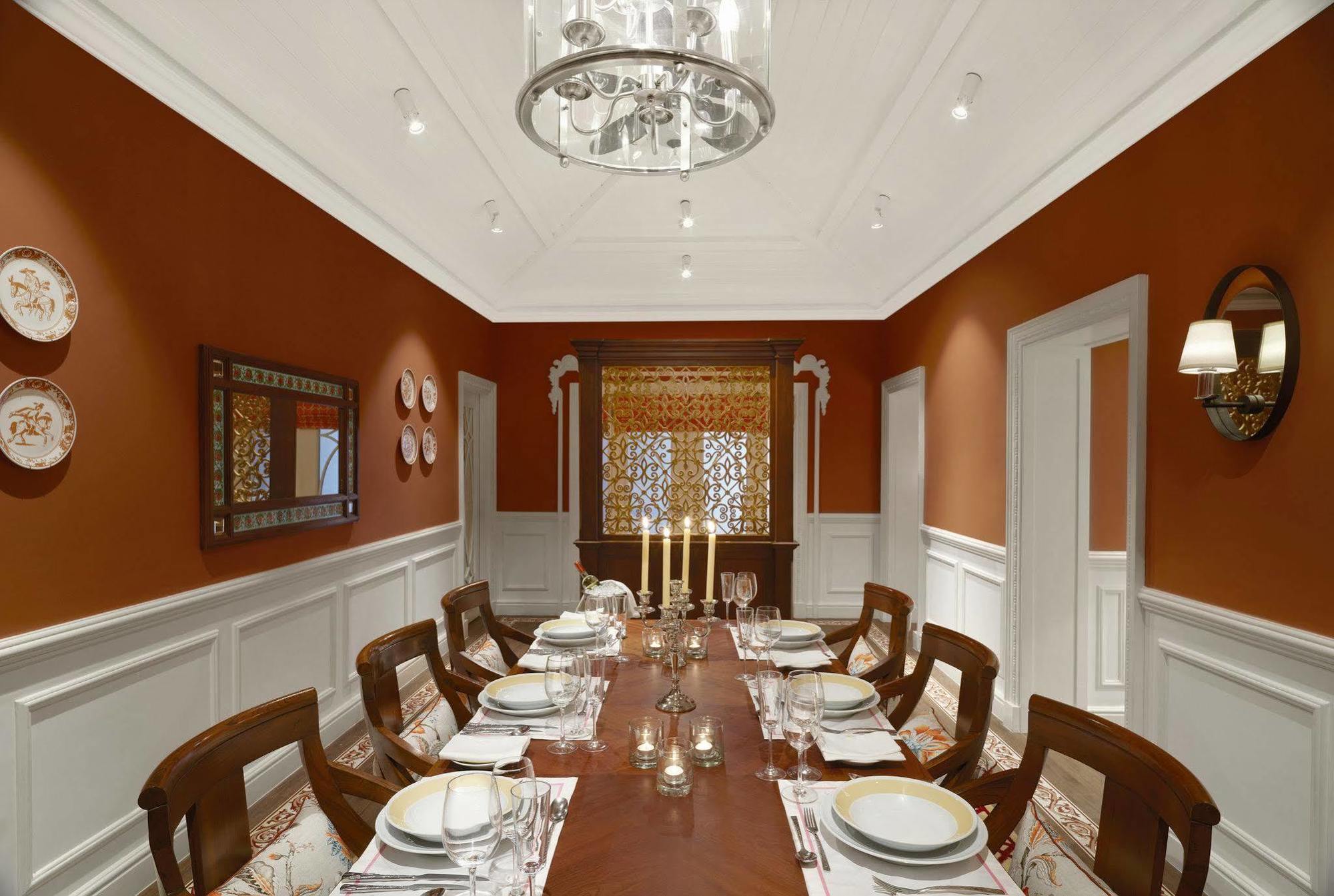 Taj Fort Aguada Resort & Spa, Goa Sinquerim Bagian luar foto The dining room