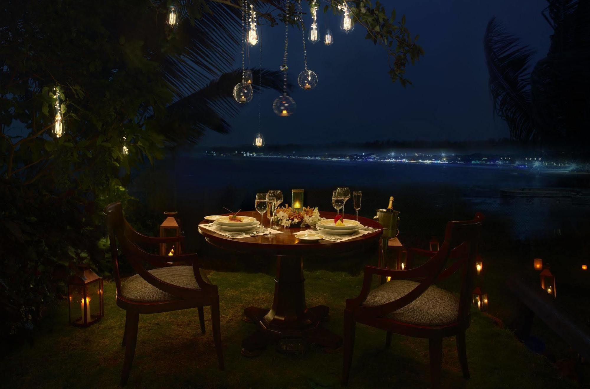 Taj Fort Aguada Resort & Spa, Goa Sinquerim Bagian luar foto A private dining experience at the Taj Bengal